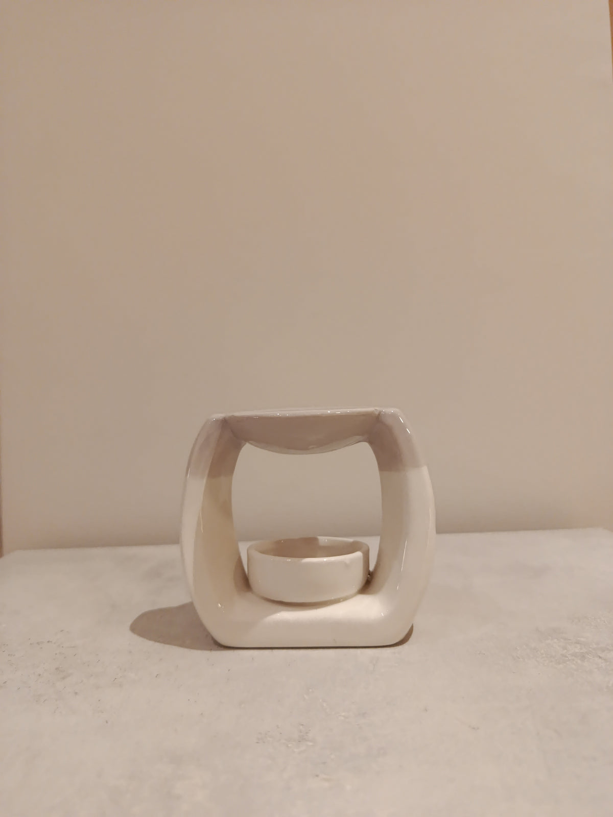καυστήρας για wax melts σε λευκό και μωβ χρώμα