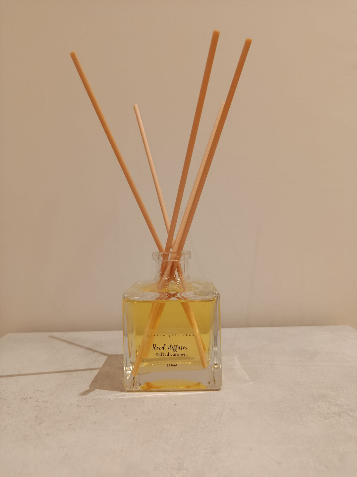 αρωματικό χώρου reed diffuser σε γυάλινο μπουκαλάκι 200ml με 5 καλαμάκια διάχυσης