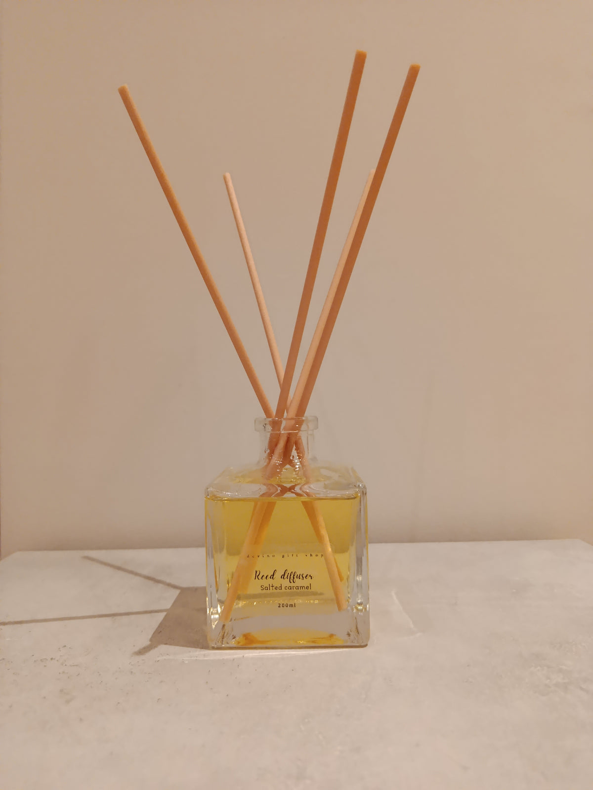 αρωματικό χώρου reed diffuser σε γυάλινο μπουκαλάκι 200ml με 5 καλαμάκια διάχυσης