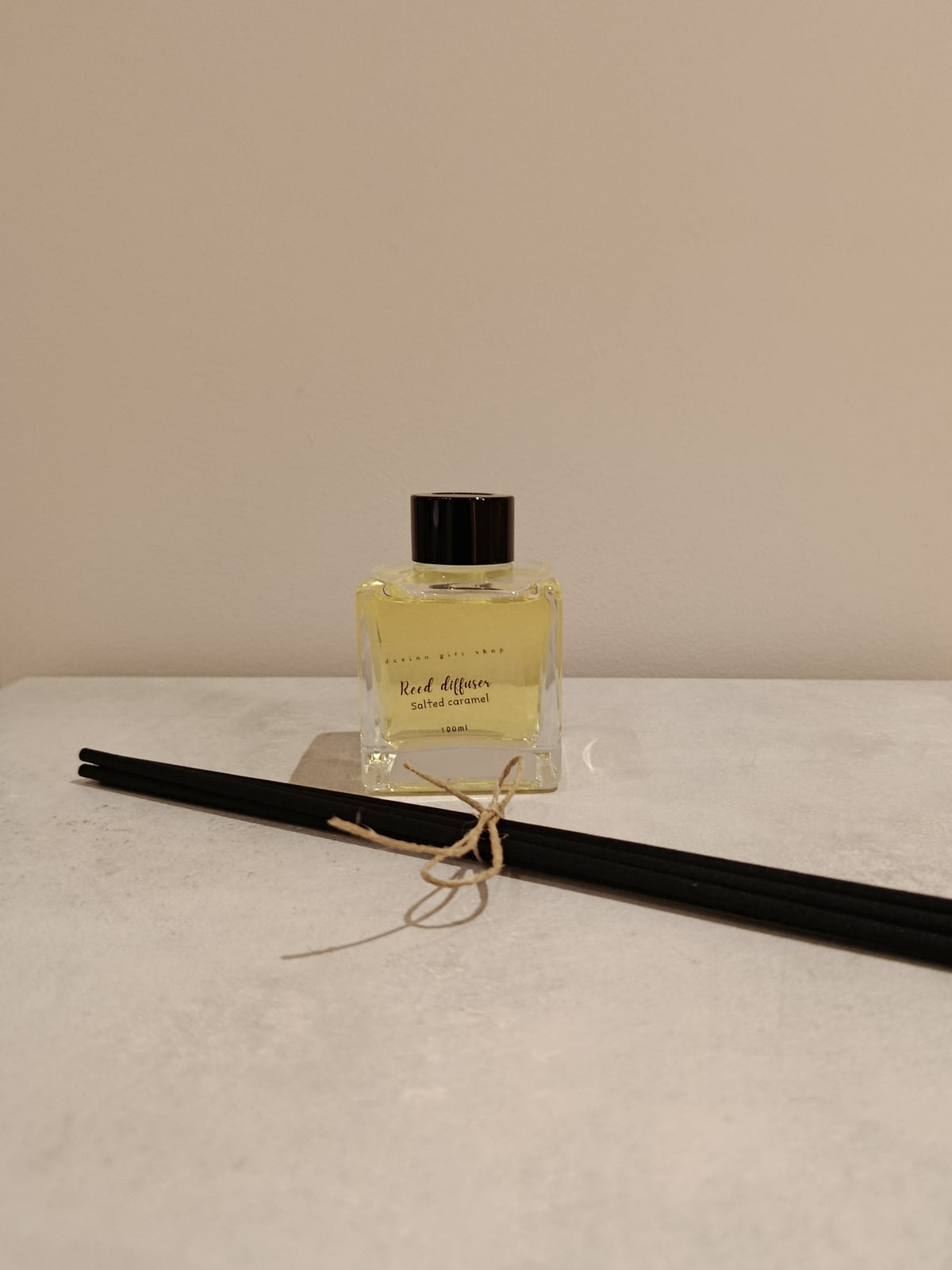 αρωματικό χώρου reed diffuser σε γυάλινο μπουκαλάκι 100ml με 5 καλαμάκια διάχυσης